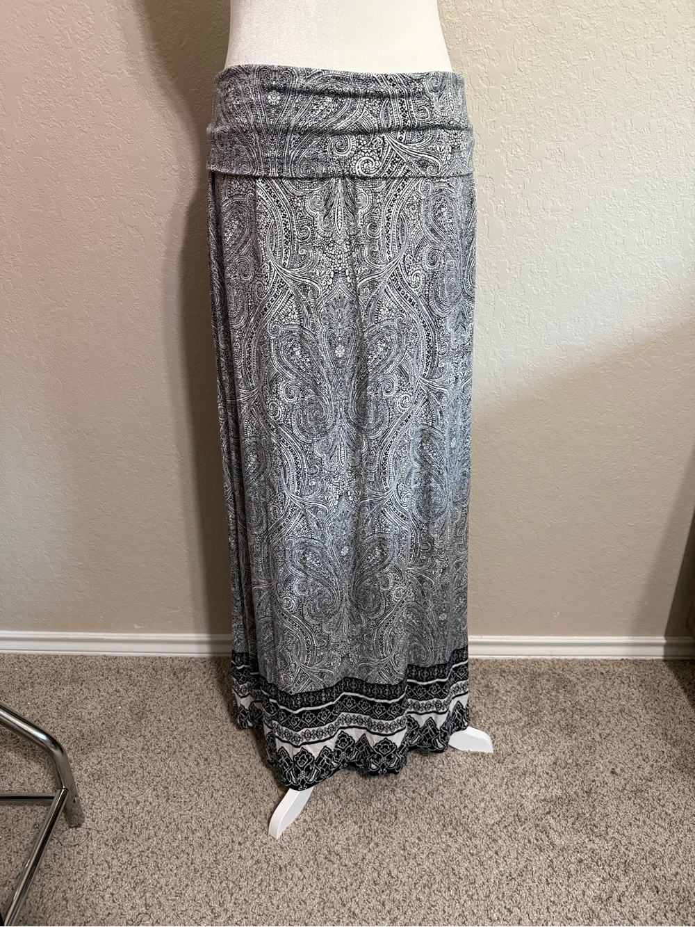 Cynthia Rowley Gray Paisley Fold-Over Waist Maxi Skirt - Picture 8 of 9